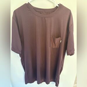 Vuori T shirt size XL